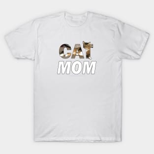 CAT MOM - long hair tabby cat oil painting word art T-Shirt